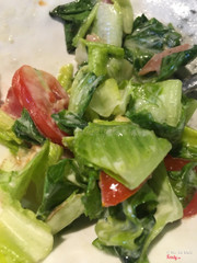 Cái salad này cảm giác ướp ko ngon bằng chi nhánh MĐC nên mình bỏ khá nhiều