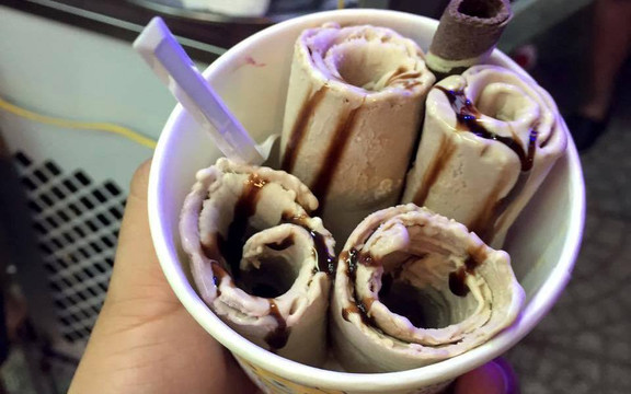 Kem Cuộn Thái Lan Yolo