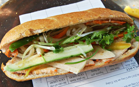 Bánh Mì Pate - Chợ Hàng