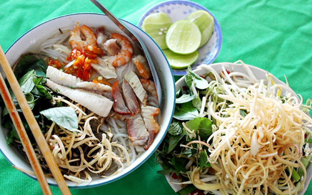 Phương Thủy - Bún Nước Lèo Sóc Trăng