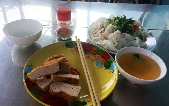 Bánh Cuốn Chả Nam Định