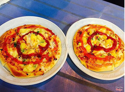 Pizza size nhỏ 30k/1 cái