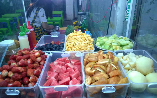 Lắc Lắc - Trái Cây Tô & Bánh Tráng Trộn