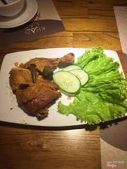 Đùi gà tôm yum