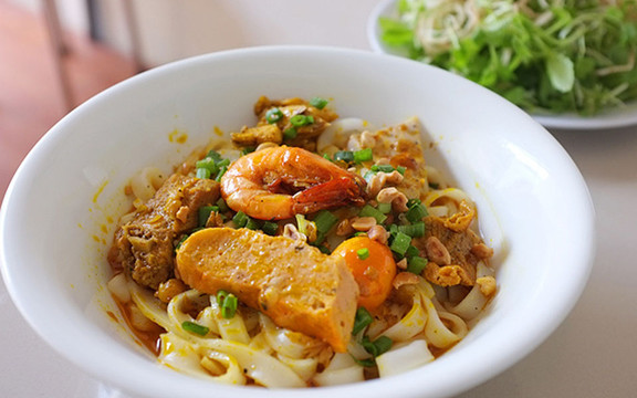 Bà Thủy - Mì Gà & Bún Giò