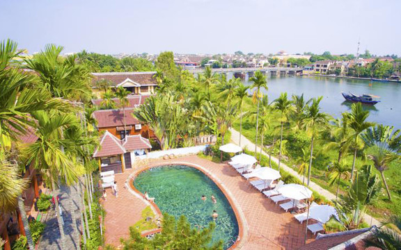 Phố Hội Riverside Resort