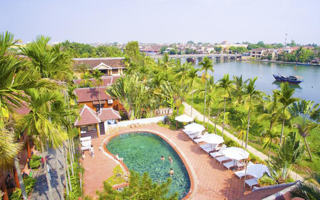 Phố Hội Riverside Resort