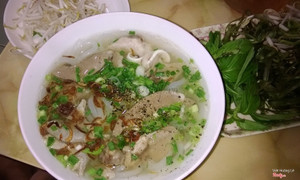 Bánh canh 30k/tô