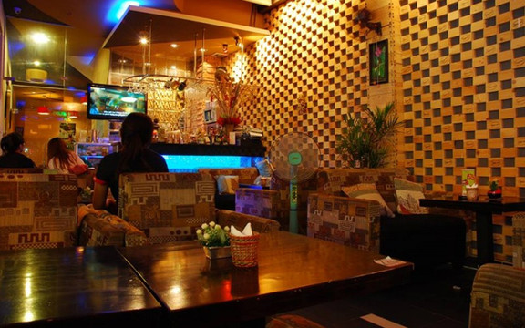 Warm Cafe - Khánh Hội