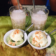 Kem xôi và chè Thái