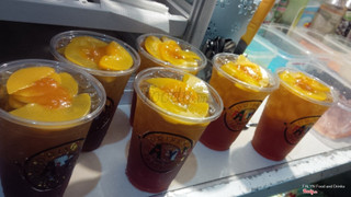 Trà Đào cho khách