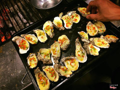 Oyster with cheese - Hàu nướng phô mai