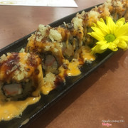 Cuộn cá hồi tiêu gì ấy, 1 cuộn 79k nhưng to lắm. Ăn ngon và béo lắm ạ.