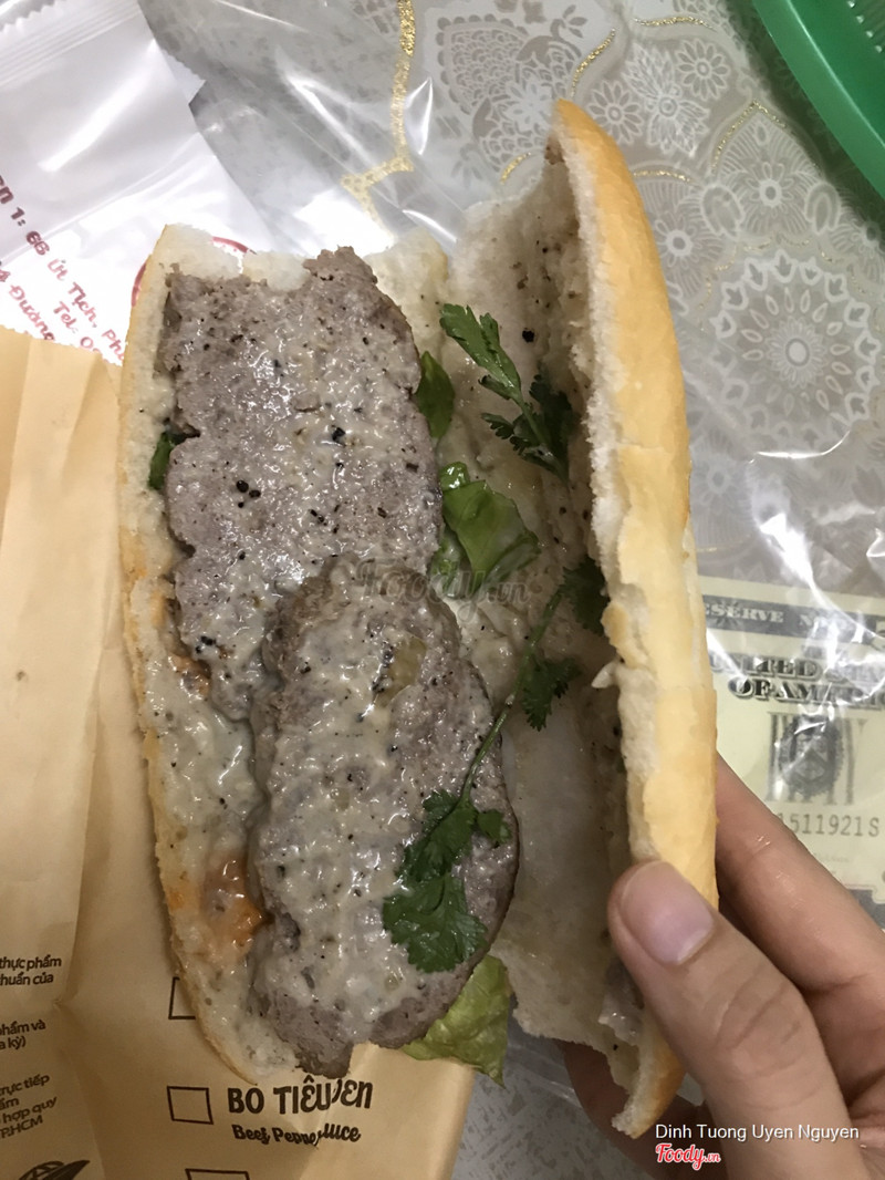 Bánh mì bò sốt nấm