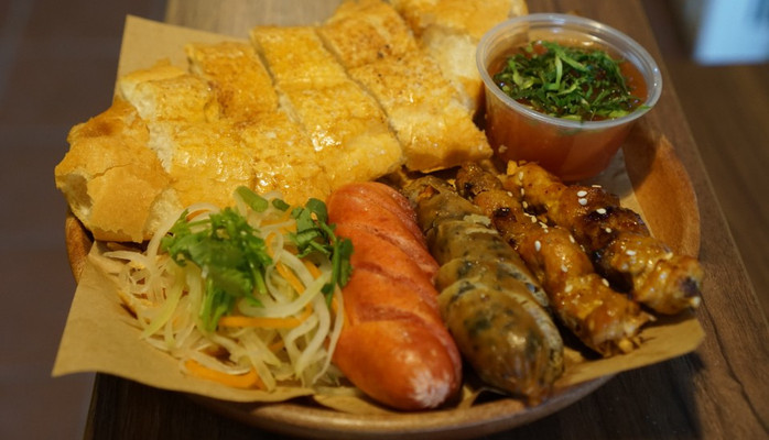 Bami Ngơ - Bánh Mì & Thịt Xiên Nướng - Nước Ép