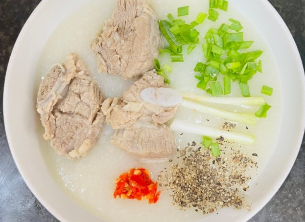 Cô Tư - Cháo Sườn - Xôi Gà