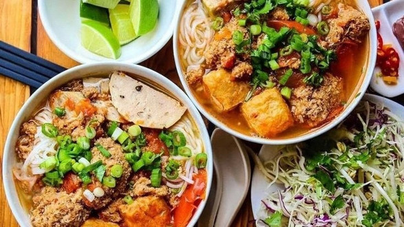 Huyền - Bánh Đa Riêu Cua, Cá & Bún Miến Trộn - 46 Ngõ 381 Nguyễn Khang