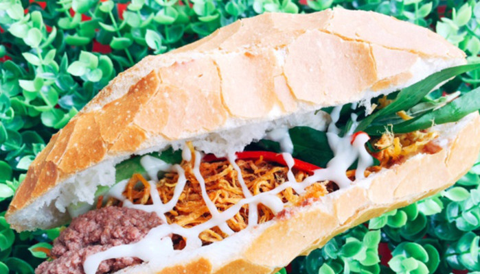 Bánh Mì Gà Xé Ruby - Đường 3 Tháng 2