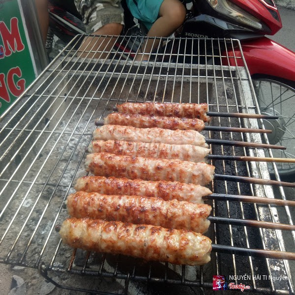 Món Nem Nướng trên than