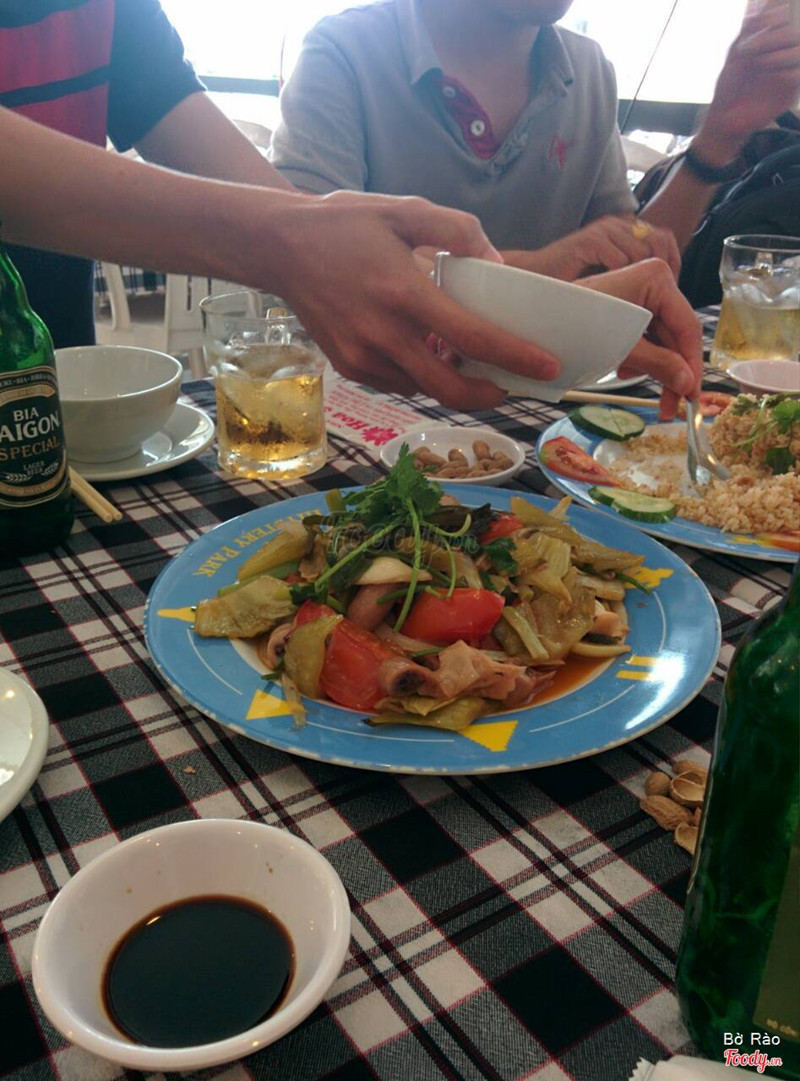 Dồi trường xào cải chua