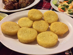 xôi chiên ăn kèm gà