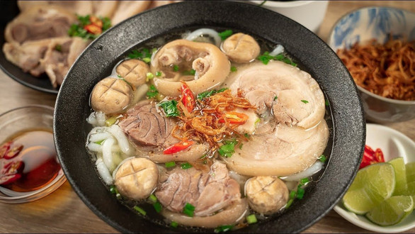 Tiệm Bánh Canh Bà Zú - Lê Hồng Phong