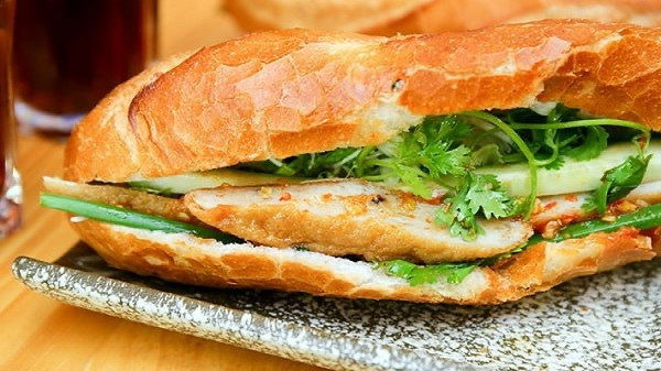 Bánh Mì Chả Cá Má Hải - Đoàn Thị Điểm