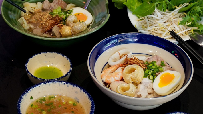 Spicy Noodles - Hồng Hà