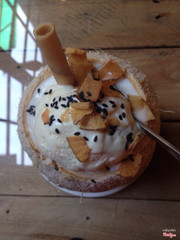 Kem dừa+ kèm nước dừa tươi