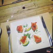 Món khai vị cá hồi sốt 4 vị siêu ưng