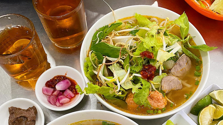 Châu Loan - Bún Bò Huế & Bún Chả Cá