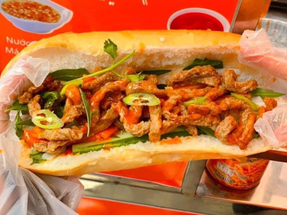 Bánh Mì Chả Cá Triệu Vân