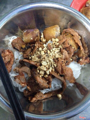 Một tô đầy ắp thịtttt