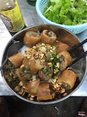 Bún thịt nướng chả giò
