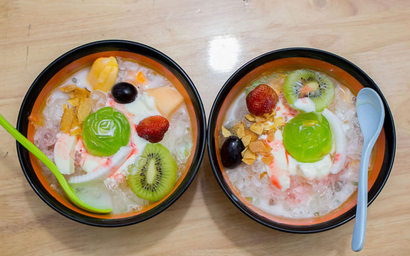 Ăn Vặt Yun Yun - Ngô Gia Tự