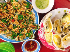 Hàu phô mai + sò nướng mỡ hành