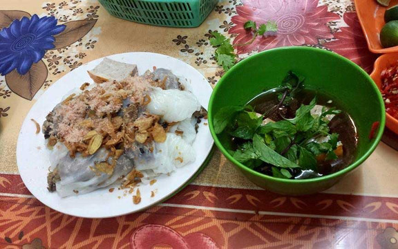 Tuấn Nga - Gà Tần, Bánh Cuốn & Bún Chả