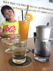 Nhím đi cafe