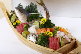 Thuyền Sashimi