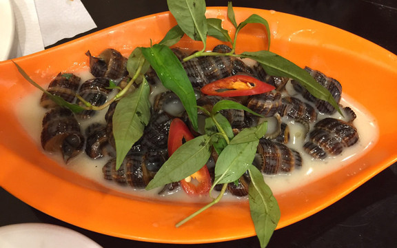 Ốc Hồng - Quán Nhậu Bình Dân