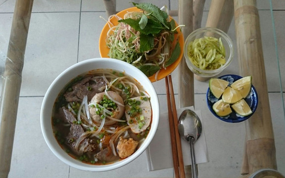 Long Quỳnh - Bún Bò Giò Heo, Bún Thịt Nướng & Bánh Hỏi