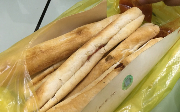 Bánh Mì Cay - Lựng Xanh