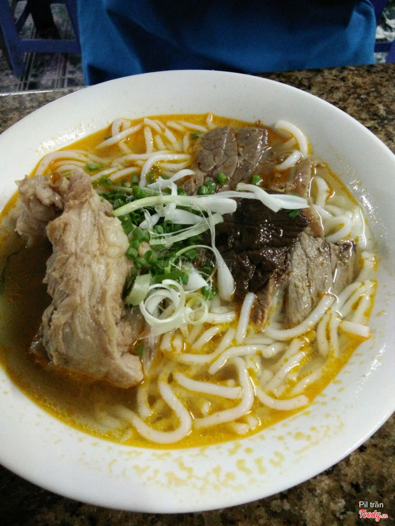 Bún bò giò