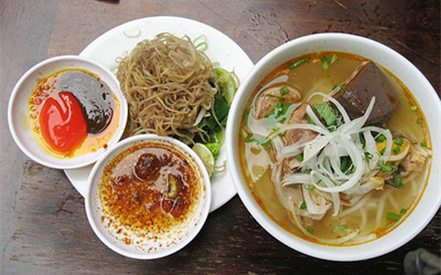 Bún Bò - Giò Heo