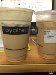 ly trà sữa có kem và không kem...dù order cùng có kem