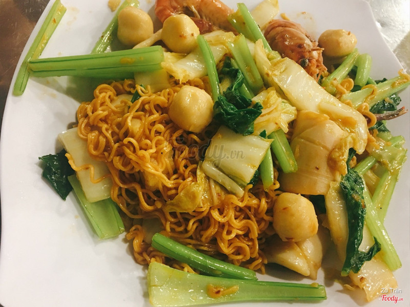 Mì xào hải sản