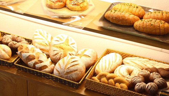 P Moments Bakery