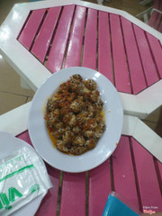 ốc hương xào bơ có tí xíu thôi mà 40k, nêm ngon