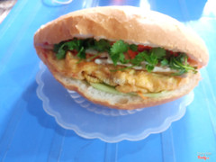 Bánh mỳ trứng chả