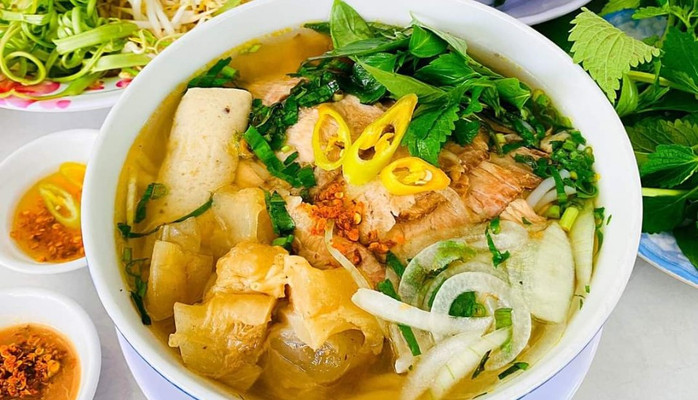 Bún Bò Huế Chị Bảy - Bún Bò, Phở & Bò Kho - Đường Phan Trung